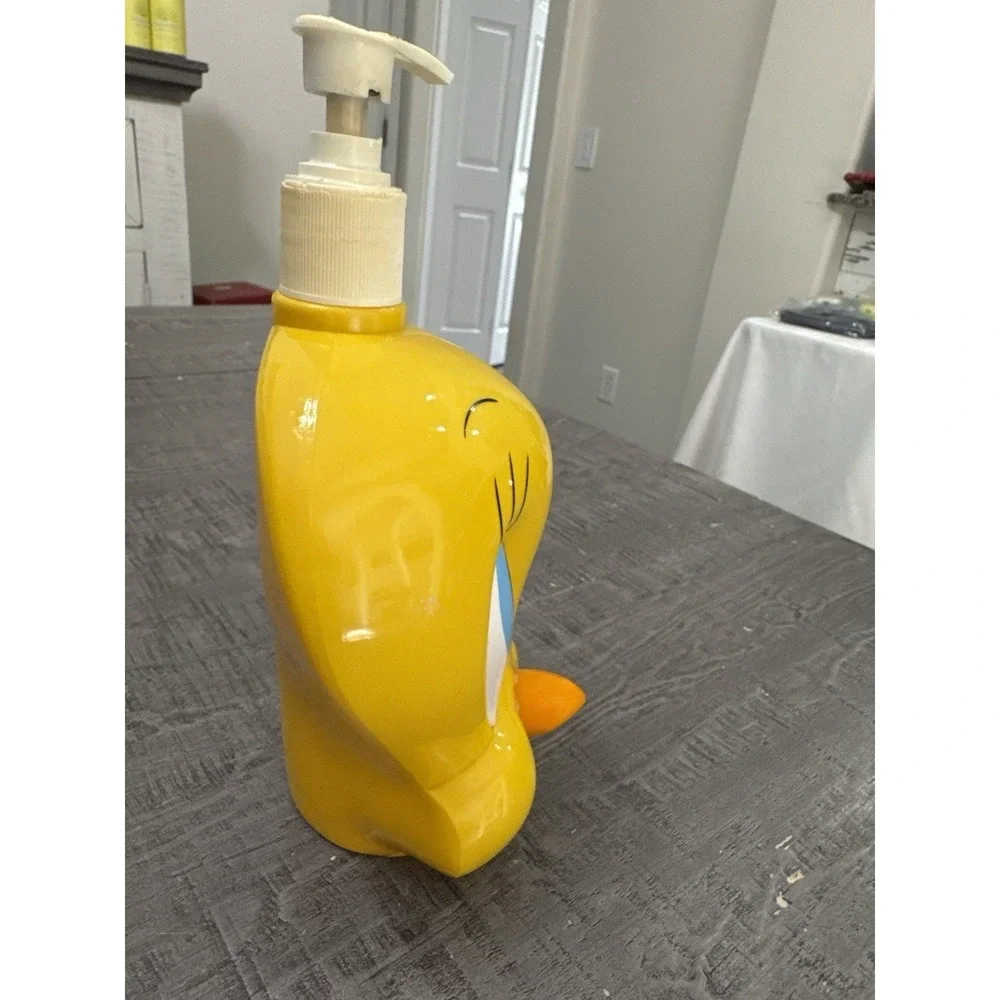 Vintage 1997 Tweety Bird‎ Large Soap Lotion Pump Dispenser Looney Tunes Rare HTF